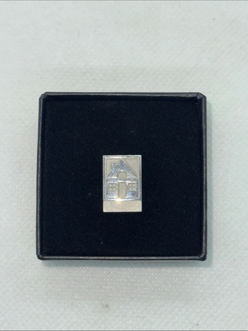 N/A sleek silver